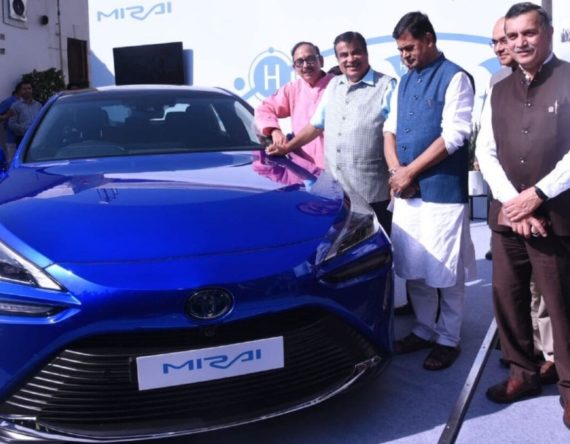 पहिलो हाइड्रोजन कार टोयोटा मिराई सार्वजनिक