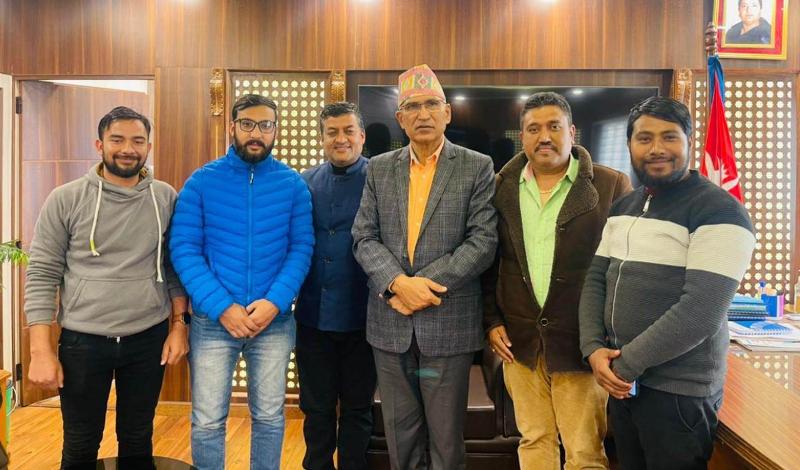 अर्थ मन्त्रीलाई अटो पत्रकार संघको १४ बुँदे सुझाव पत्र पेश