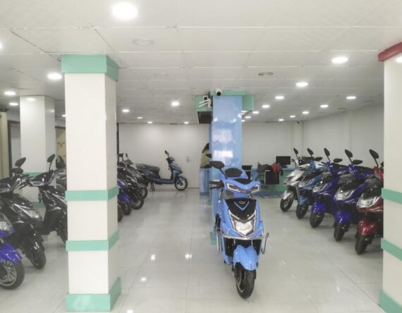 रनयाङका इलेक्ट्रिक स्कुटर सहित टेकुमा खुल्यो नयाँ शोरुम