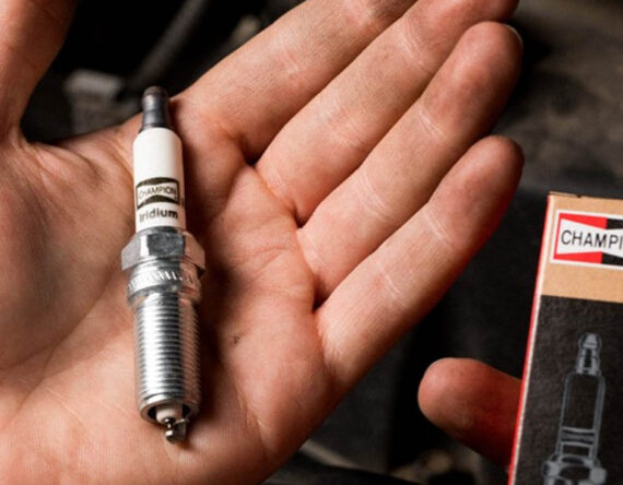 कार इन्जिनको स्पार्क प्लग कहिले र कसरी परिवर्तन गर्ने? यी कुरामा ध्यान दिनुहोस्
