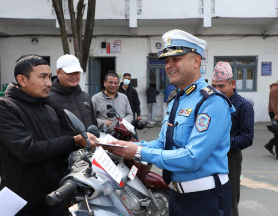 ट्राफिक प्रहरीले सम्बन्धित धनीलाई बुझायो हराएका २० सवारी साधन