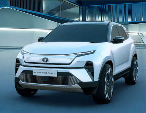 ह्यारियर ईभीले केरलाको प्रसिद्ध चट्टान ‘एलिफेन्ट रक’ चढ्दै गरेको भिडियो सार्बजनिक