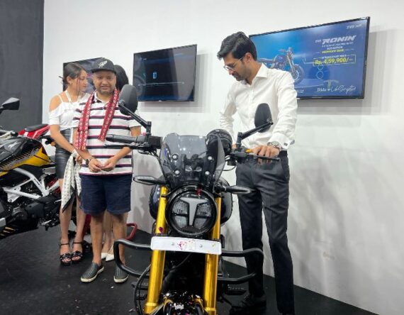 टीभीएस रोनिनको २०२५ संस्करण सार्बजनिक, यस्तो छ मूल्य र विशेषता