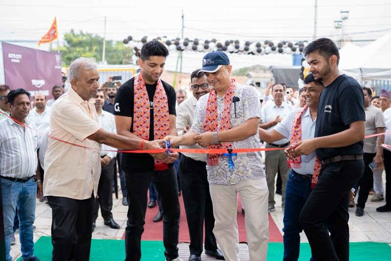 ट्रायम्फको नयाँ शोरूम अब इटहरीमा पनि