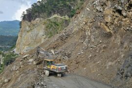 मुग्लिन–नारायणगढ सडकखण्डमा सवारी सञ्चालनमा रोक