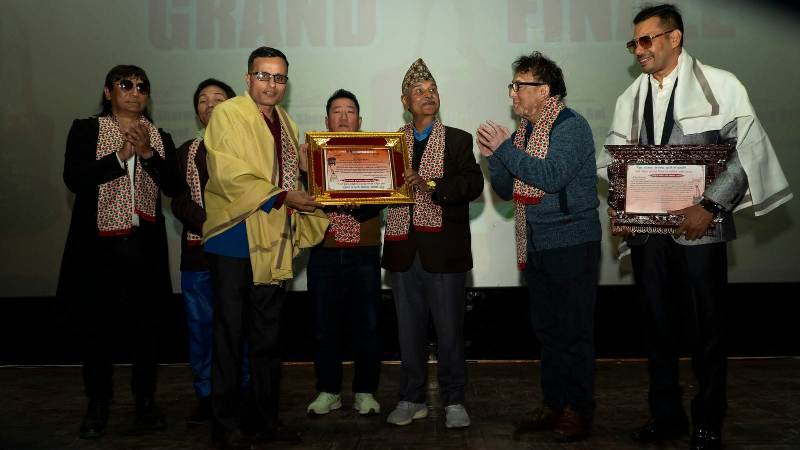 अटोमोबाइलका सम्पादक शिरोमणि दवाडीलाई सिर्जनशील सन्चारकर्मी सम्मान २०८२ प्रदान