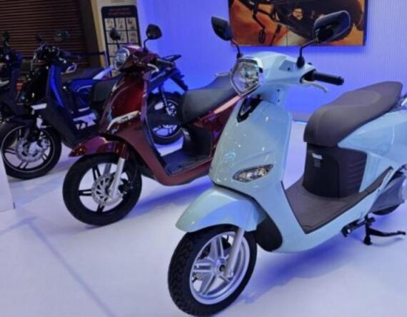 भारतमा इलेक्ट्रिक स्कुटर लन्च गर्दै भिनफास्ट