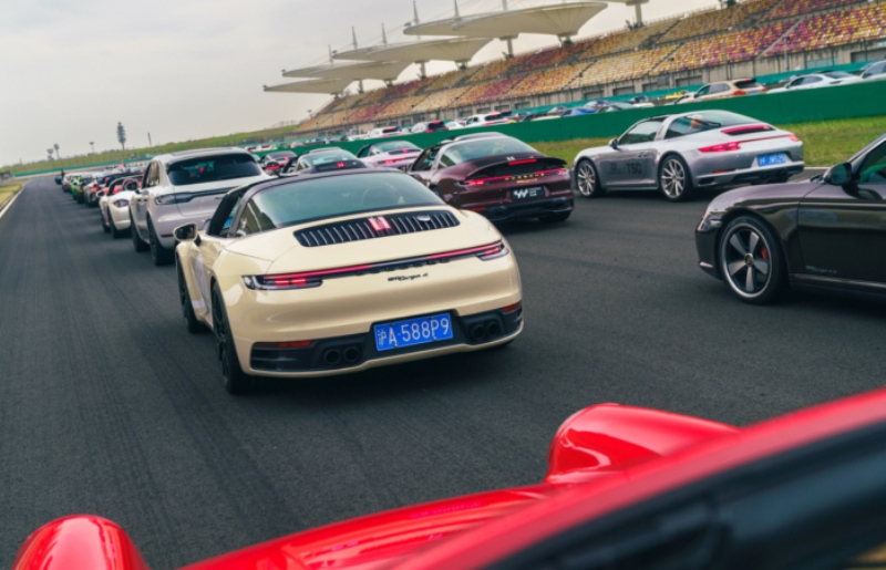 पोर्शले चीनमा गुमायो ५६ प्रतिशत बजार, ३० प्रतिशत डिलरशिप बन्द हुँदै