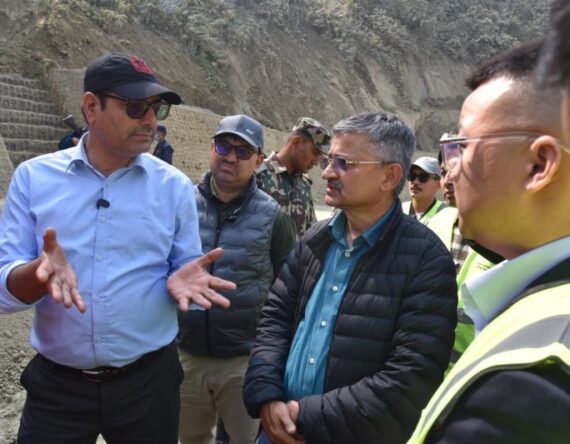 बुटवल–नारायणघाट सडक वर्षा सुरु हुनुअघि सम्पन्न गर्न मन्त्रीको निर्देशन