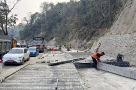नारायणगढ-बुटवल सडकको दाउन्नेमा एकतर्फी ढलान सकियो, १४ दिि पछि गाडी चल्ने