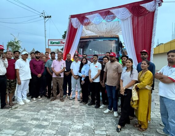 लक्ष्मी कमर्सियल भेहिकल्सद्वारा सुर्खेतमा ग्राहक भेटघाट सम्पन्न, नयाँ स्कुल बस ‘हिरोई’ सार्बजनिक