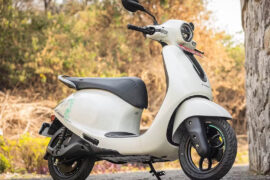 सिंगल चार्जमा १५३ किमी गुड्ने चेतकका २ नयाँ स्कुटर नेपाल आउँदै