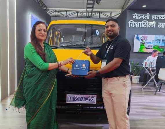 चेरी वान्डाका विद्युतीय भ्यान नाइमा एक्स्पोमा, बिना धितो हायर पर्चेज सुविधा