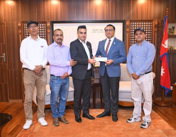 भोटेकोसी बाढीपीडितको राहतका लागि एसटीसी ग्रुपको ५० लाख १ हजार रुपैयाँ सहयोग
