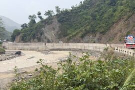 भारी वर्षाको सम्भावनालाई ध्यानमा राख्दै बीपी राजमार्गको निर्माणाधीन ट्रयाकको काम केही दिन स्थगित गरिने
