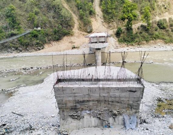 दुई जिल्ला जोड्ने सुनकोशी पुल छ वर्षदेखि अलपत्र