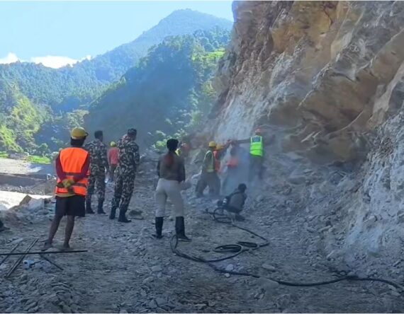 गल्छी-स्याफ्रुबेँसी सडकखण्ड निर्माणमा तीव्रता, असोजभित्र यातायात सञ्चालन गर्ने लक्ष्य