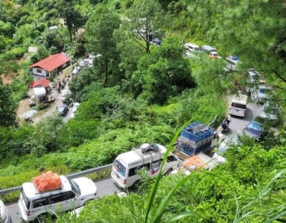 वैकल्पिक सडकमा असर : हेटौँडा–काठमाडौँ आवतजावतमा ‘वान–वे’ रुट