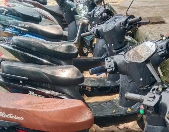 वीरगन्जमा १७ युनिट अवैध भारतीय इलेक्ट्रिक स्कुटर बरामद