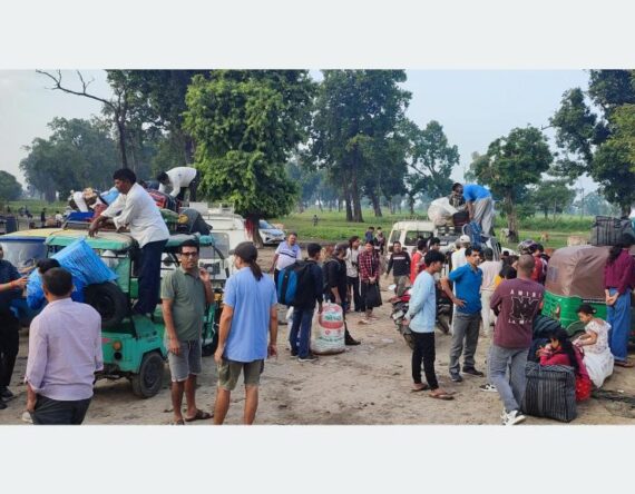 नाकामा चाडपर्व मनाउन घर फर्किनेको भीड